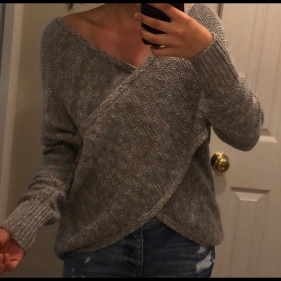 She + Sky Sweaters - Gray cross over sweater